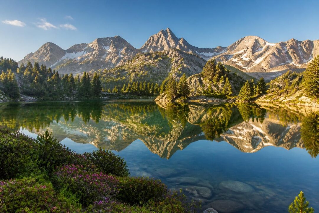 explorez le lac d’estaing, un joyau naturel niché au cœur des pyrénées, offrant des paysages époustouflants et une aventure en pleine nature.